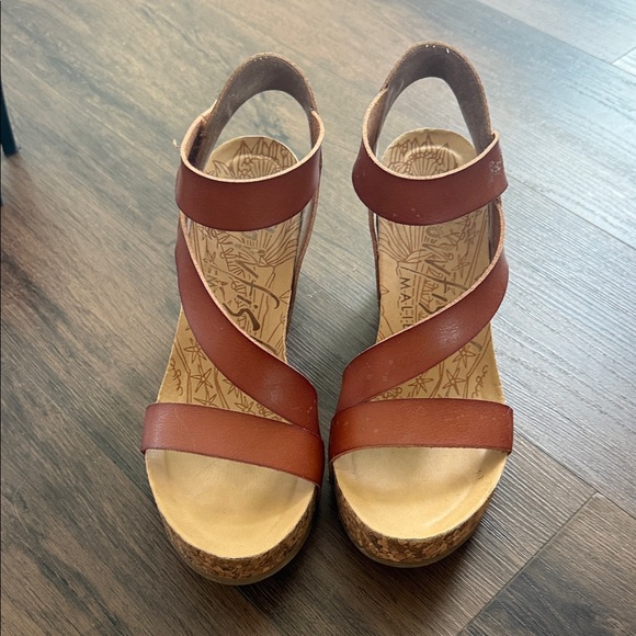Women's Brown Strappy Sandals Blowfish size 9 - Picture 1 of 4